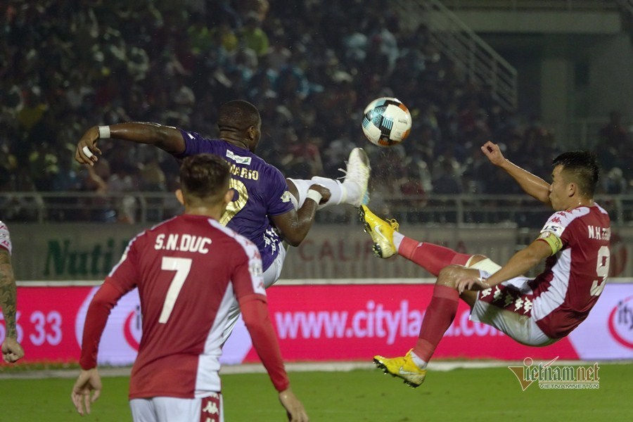 Hà Nội FC thắng đậm trước CLB TP Hồ Chí Minh